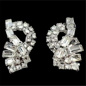 Kramer Signed Vintage Clear Rhinestone Clip On Earrings